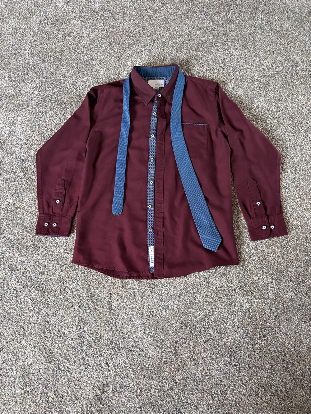 Boys Craft + Flow Button-Down Dress Shirt in Burgundy with Tie Size M 10-12